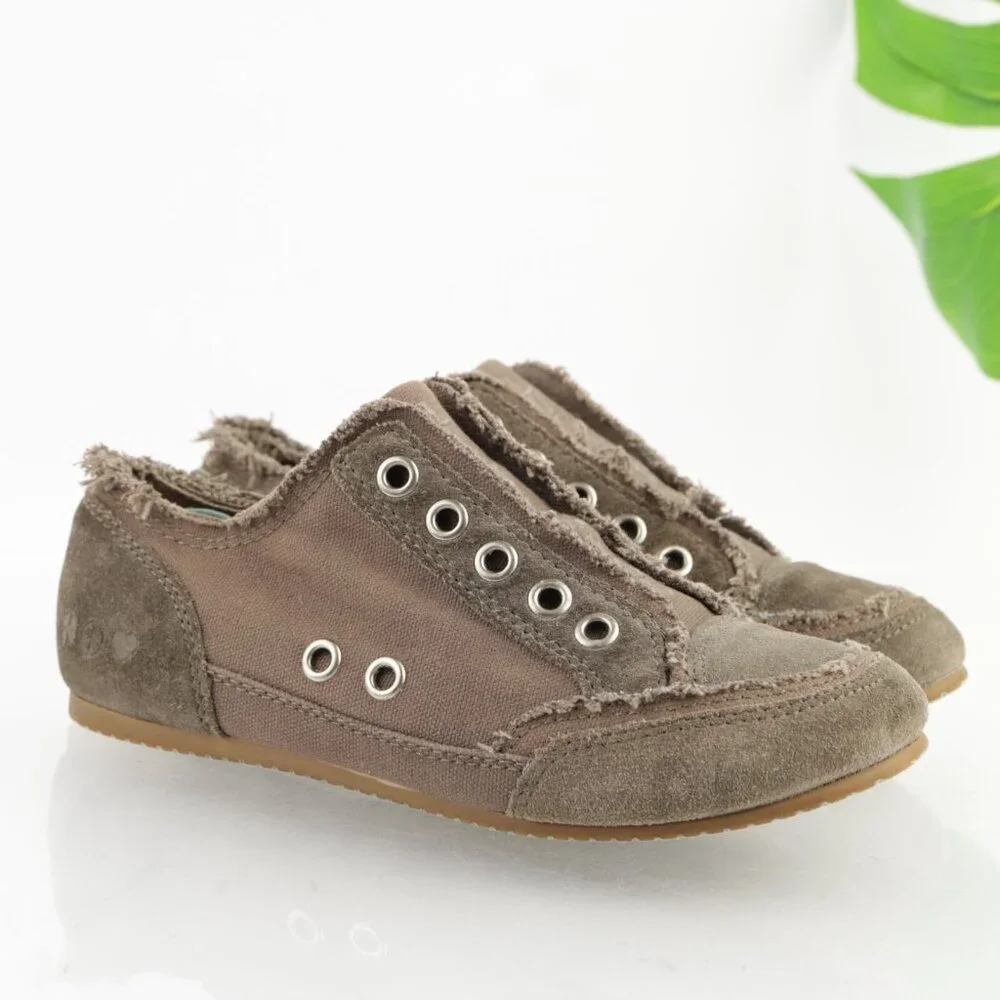 VTG Lucky Brand Womens Sneaker Size 7 Tan Suede Laceless Slip On Frayed Shoes 90